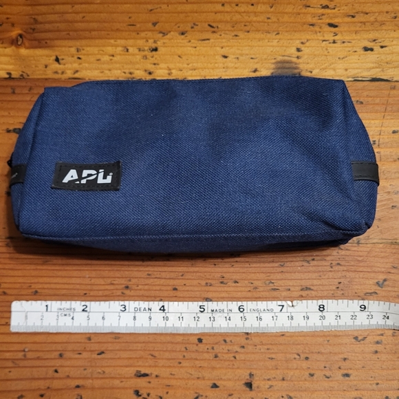 NWOT APL Travel Kit - Picture 4 of 6
